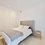 Luxury Resort 3 Bed Apartment With Pools And Gym